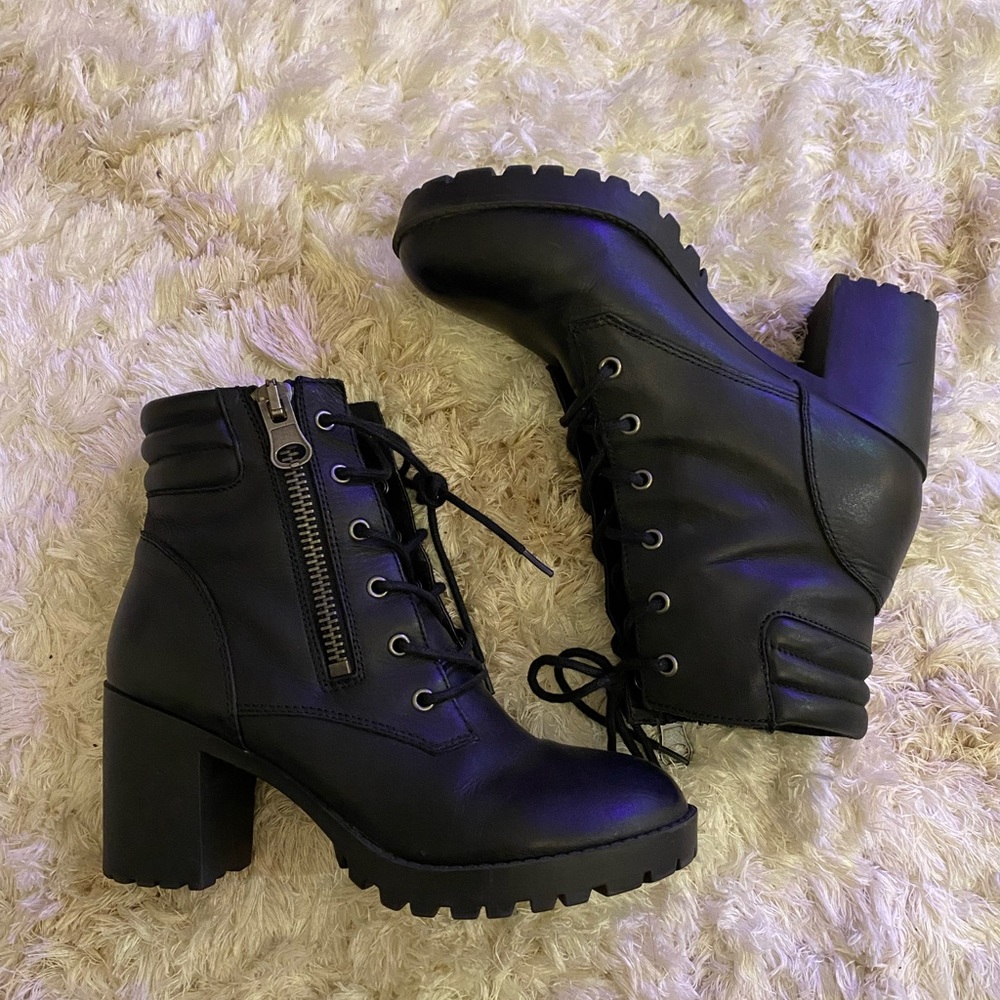 ✨ Steve Madden motorcycle boots ✨